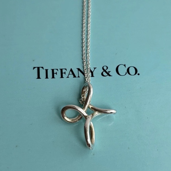 Tiffany & Co. 💯% Auth Infinity Cross Necklace w/Pouch ✨925 Sterling ✨EUC✨ - Picture 4 of 8